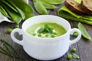 آموزش طبخ سوپ نخود فرنگی با رزماری