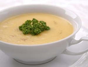 طرز تهیه سوپ پنیر و سبزیجات