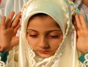 راهکارهایی برای ترغیب کودک به نماز خواندن
