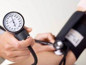 فشار خون پایین به چه علت است و راهکار درمان آن