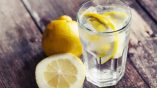 نوشیدن آب لیمو با معده خالی چه فوایدی دارد؟